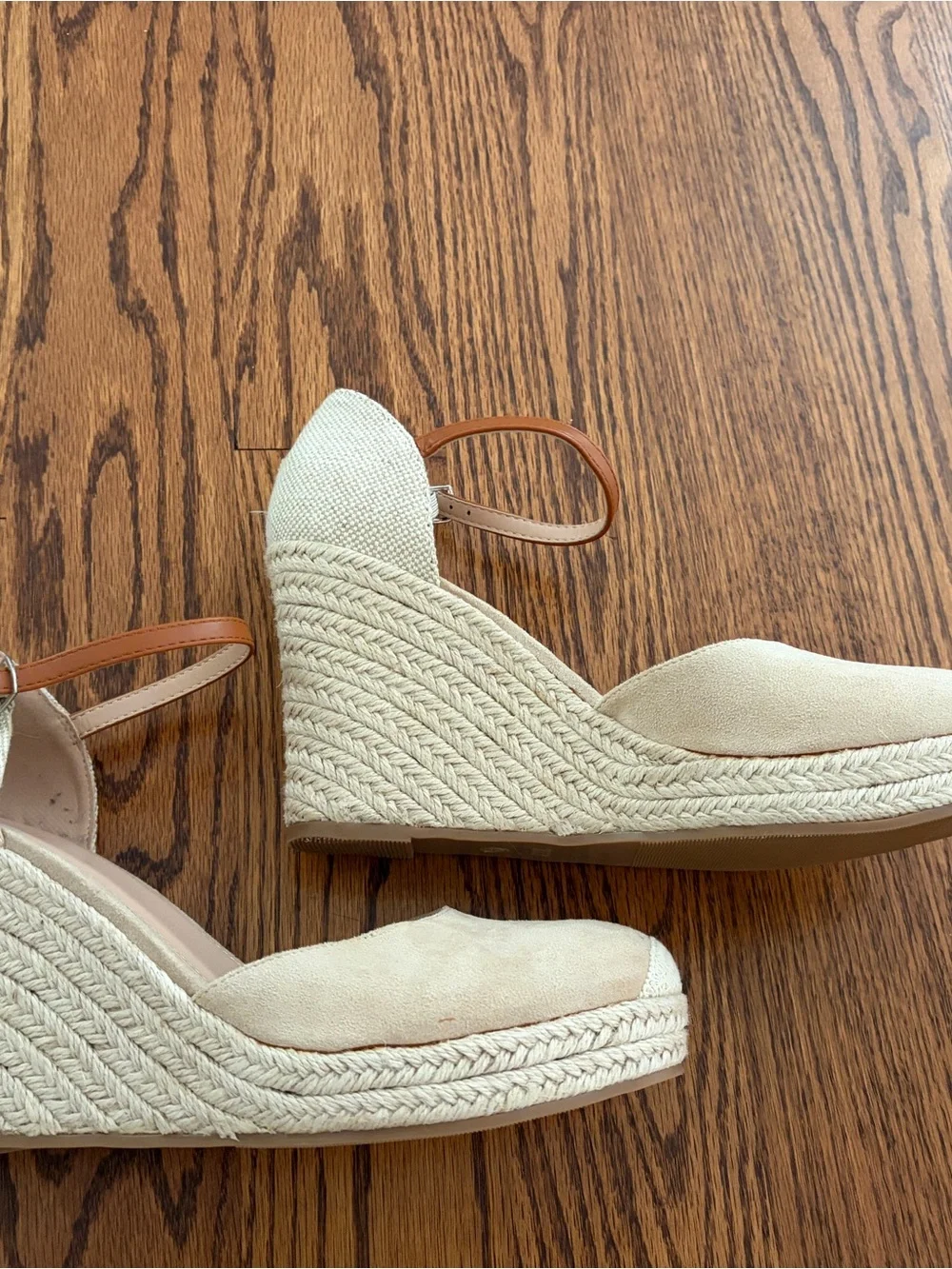 Women's sz 9 Cream Espadrille Wedge Sandals with Tan Ankle Strap. Brand new